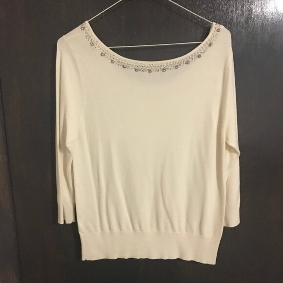 Ladies Beaded Sweater Size Medium $5.00 AS AN ADD ON - Picture 2 of 4